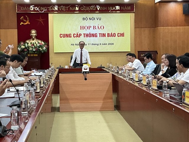 Thứ trưởng Bộ Nội vụ Vũ Chiến Thắng tại cuộc họp báo