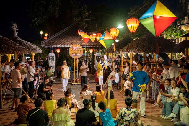 Khách tăng, du lịch phát triển: Cộng đồng được hưởng gì?