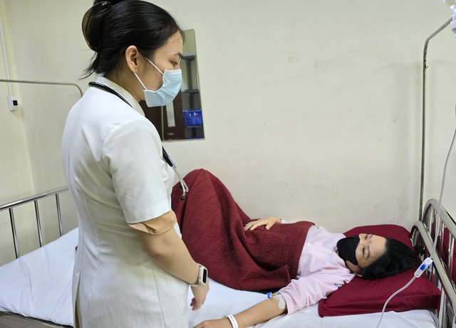 Sở Y tế TP. Huế kiểm tra bếp ăn tập thể tại các doanh nghiệp