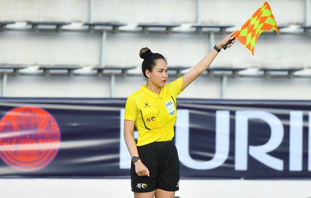 Trợ lý trọng tài Hà Thị Phượng ghi dấu ấn tại World Cup U20 nữ 2026
