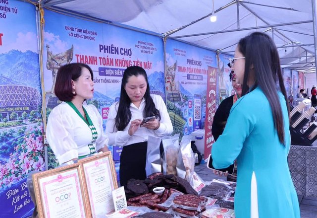 Điện Biên thúc đẩy thương mại điện tử từ phiên chợ không tiền mặt
