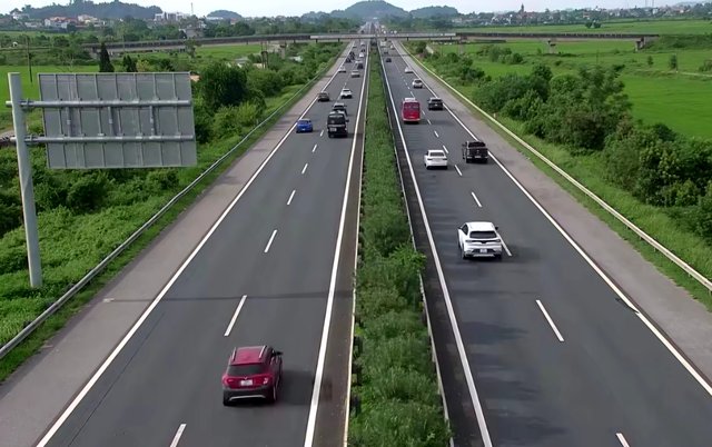 CSGT chỉ xử lý vi phạm khoảng cách an toàn tại những đoạn đường đủ điều kiện
