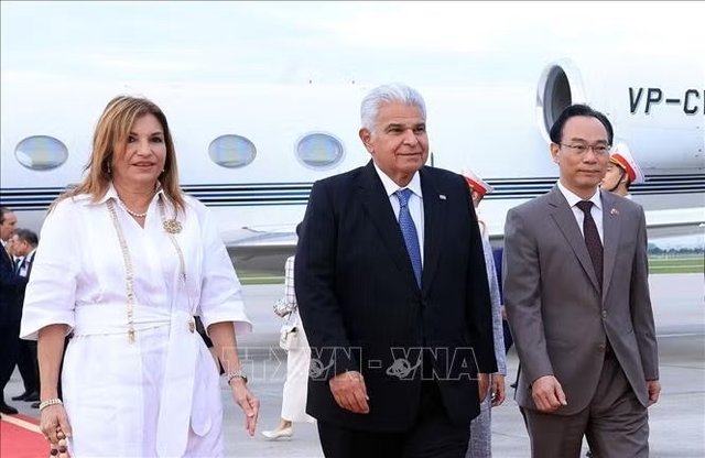 Tổng thống Cộng hòa Panama và phu nhân bắt đầu thăm chính thức Việt Nam