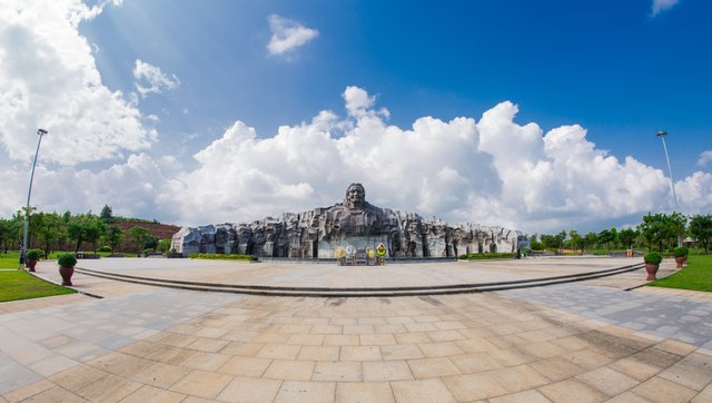 Quần thể Tượng đài Mẹ Việt Nam anh hùng
