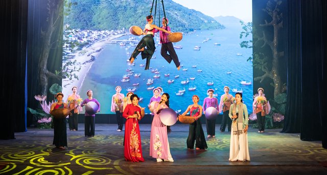 Lần đầu tiên xiếc - cải lương - ca múa nhạc hội ngộ trên cùng một sân khấu