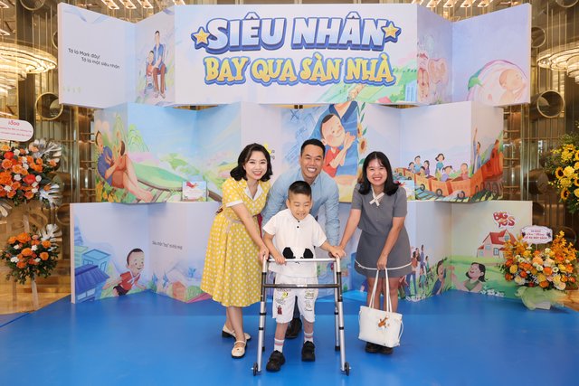 “Siêu nhân bay qua sàn nhà” - Hành trình văn chương kết nối những nụ cười và khát vọng hòa nhập