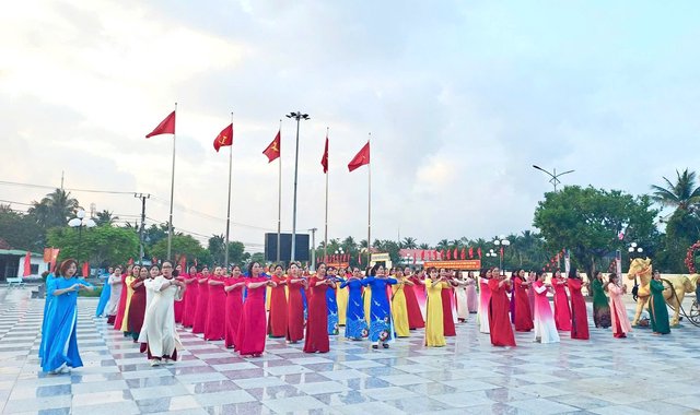 Phụ nữ Gia Lai tích cực tuyên truyền, hướng về ngày hội toàn dân