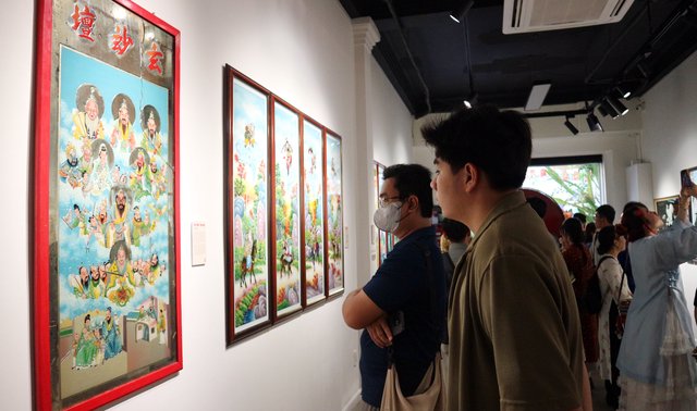Khai mạc triển lãm “Nam sử hoạ kiếng”