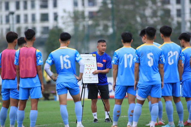 U23 Việt Nam vẫn chưa đủ lực lượng trong ngày tập luyện thứ hai