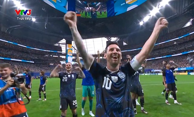 Messi rực sáng với cú đúp kiến tạo, Argentina ngược dòng hạ Anh vào chung kết World Cup 2026