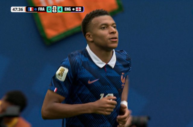 Mbappe vượt Messi, trở thành chân sút vĩ đại nhất lịch sử World Cup