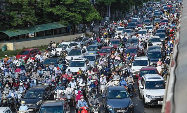 Thủ tướng chỉ đạo không để xảy ra ùn tắc kéo dài tại Hà Nội và TP.HCM