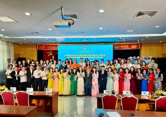 Để tiếng Việt sống cùng thế hệ trẻ kiều bào