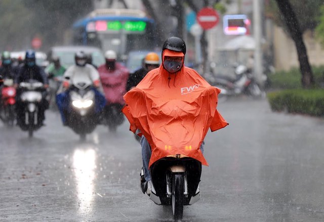Thời tiết hôm nay 22.8: Bắc Bộ mưa to, Trung Bộ nắng nóng
