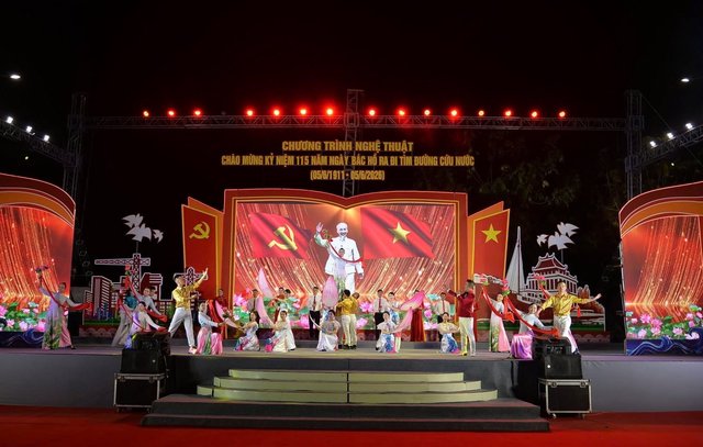 Đặc sắc chương trình nghệ thuật “Người đi tìm hình của nước”