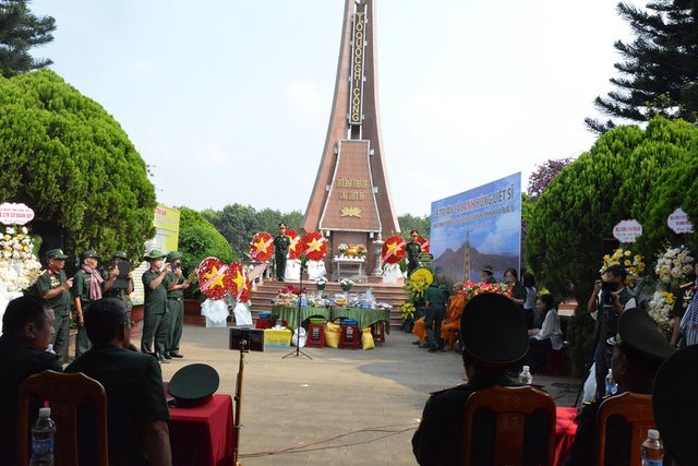 Gia Lai: Tri ân các Anh hùng Liệt sĩ tại Nghĩa trang liệt sĩ Đak Đoa
