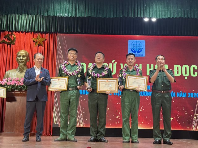 Trao 3 danh hiệu “Đại sứ Văn hóa đọc” trong các học viện, nhà trường Quân đội