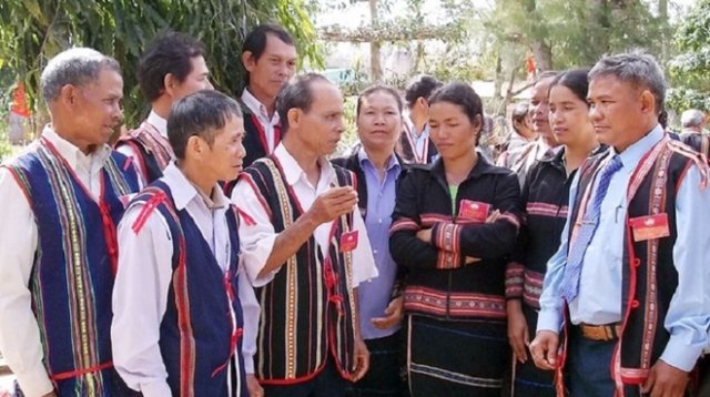 Phát triển đội ngũ cán bộ, công chức, viên chức người dân tộc thiểu số