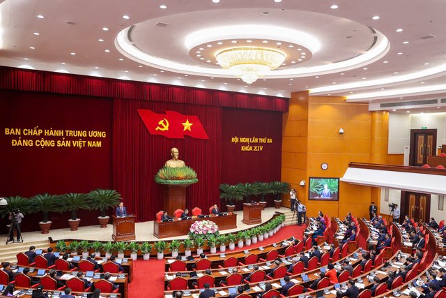 Ngày làm việc thứ hai Hội nghị lần thứ ba Ban Chấp hành Trung ương Đảng khóa XIV