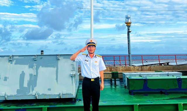 Bí thư chi bộ Trần Văn Đông - người giữ vững niềm tin giữa trùng khơi