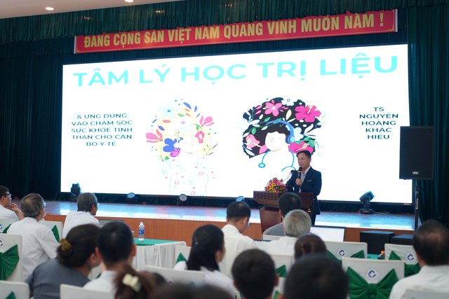 Tăng “sức đề kháng tâm lý” cho y bác sĩ tuyến đầu