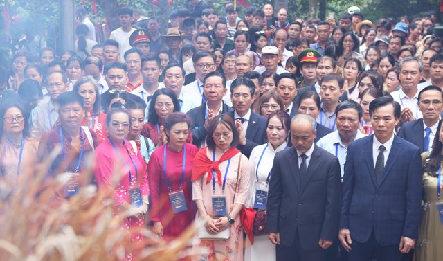 Kiều bào hướng về cội nguồn dịp Giỗ Tổ Hùng Vương năm 2026
