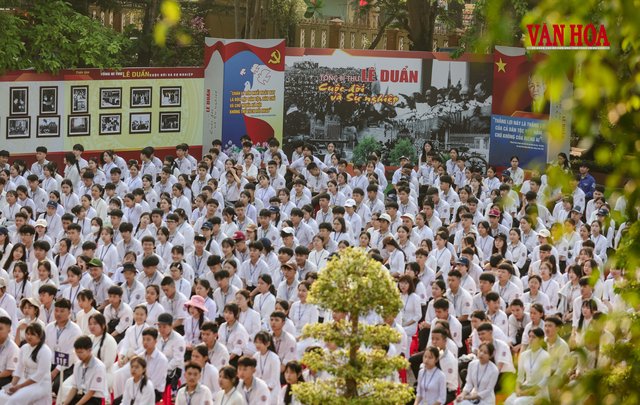Quảng Trị: Khi học sinh “chạm” vào lịch sử qua triển lãm