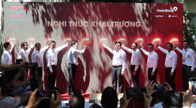 Khai trương Trung tâm Báo chí phục vụ tuyên truyền Đại lễ 30.4 tại TP.HCM