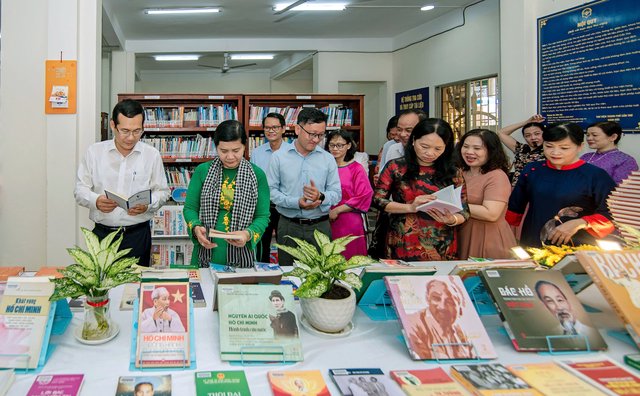 Triển lãm sách chuyên đề về Chủ tịch Hồ Chí Minh