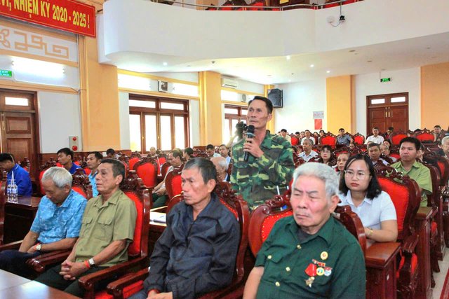Phó Chủ tịch Quốc hội Trần Quang Phương tiếp xúc cử tri tại Quảng Ngãi