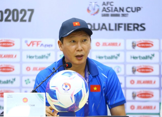 HLV Kim Sang-sik đặt mục tiêu giành trọn 3 điểm trong trận tái đấu với Nepal