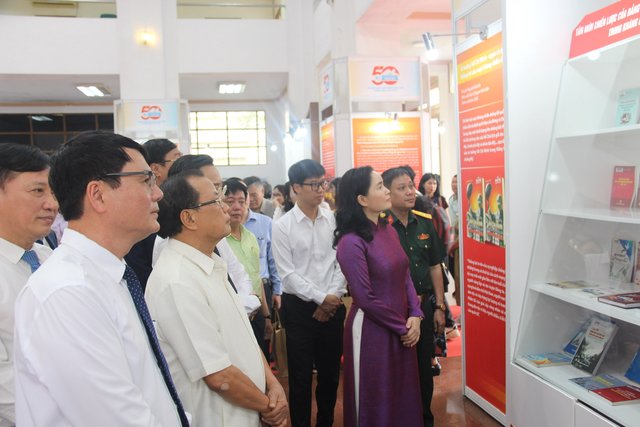 Thi đua, khen thưởng tạo động lực hoàn thành tốt nhiệm vụ được giao