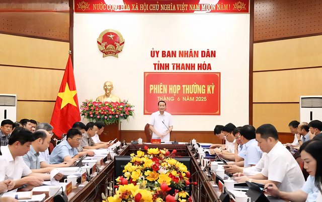 Tăng trưởng hai con số và bài toán “vừa chạy, vừa xếp hàng” của Thanh Hóa