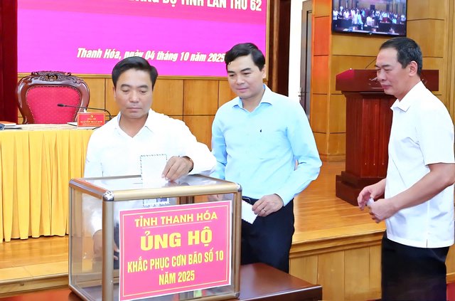 Thanh Hóa quyên góp ủng hộ đồng bào bị thiệt hại do bão số 10