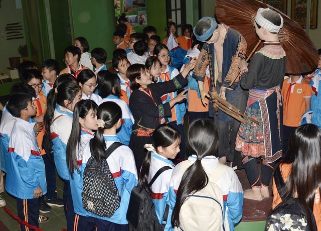 “Thắp lửa” tình yêu di sản văn hóa các dân tộc bằng giáo dục trải nghiệm