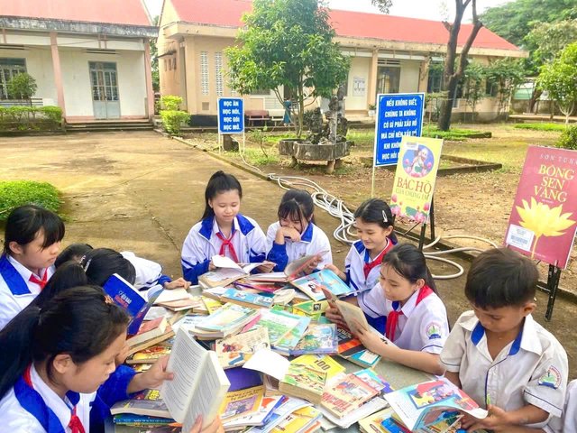 “Thư viện lưu động” đưa tri thức đến với học sinh vùng khó khăn