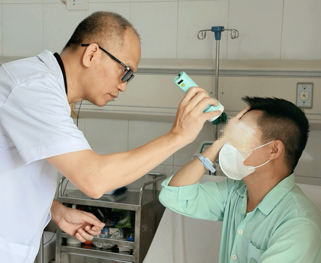 Nam giới cũng bị biến chứng, nguy cơ mù mắt từ thẩm mỹ không an toàn