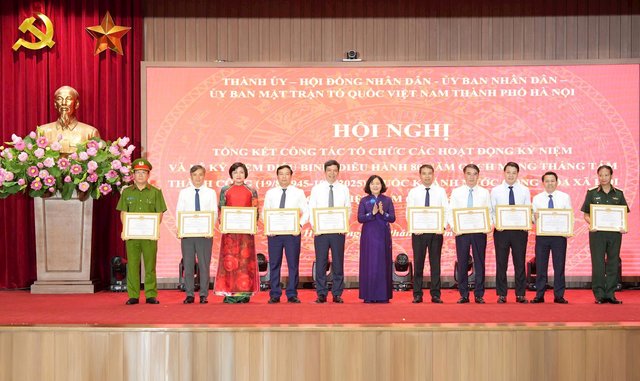 Hà Nội khen thưởng nhiều tập thể, cá nhân có thành tích xuất sắc trong nhiệm vụ A80