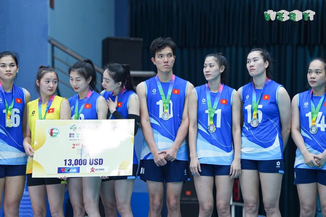 Tuyển bóng chuyền nữ Việt Nam nỗ lực trước Thái Lan