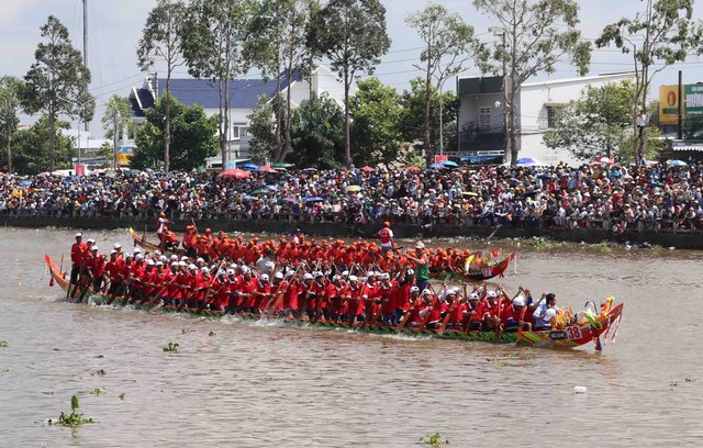 Sôi động Giải đua ghe Ngo Sóc Trăng - khu vực ĐBSCL 2024