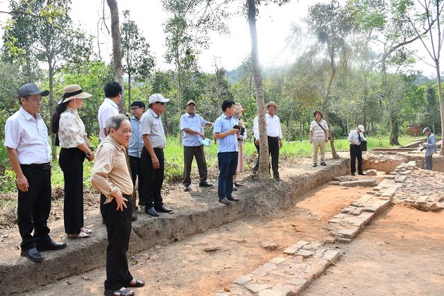 Cấp thiết bảo tồn đường cổ nghìn năm tuổi ở Mỹ Sơn