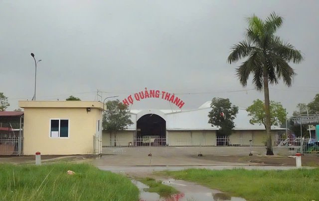 Phường hết cách khi chợ 20 tỉ đồng phải “đắp chiếu”