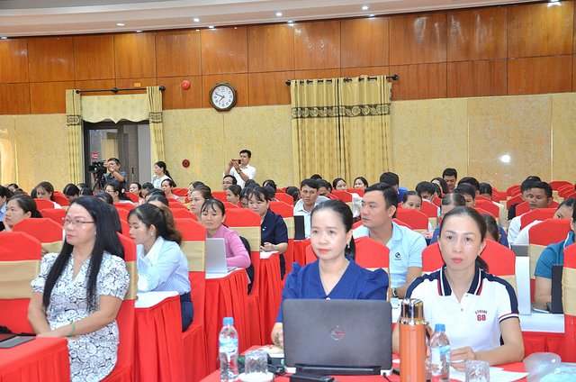 Tập huấn nâng cao kiến thức và kỹ năng chuyển đổi số ngành Thư viện