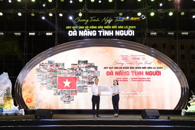 Tiếp nhận hơn 103 triệu đồng ủng hộ đồng bào vùng bão lũ