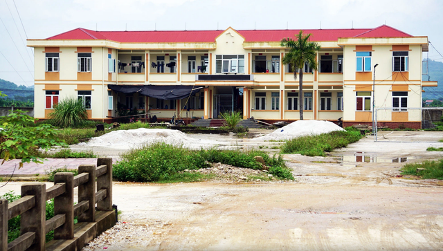 Công sở tiền tỉ bỏ hoang sau sáp nhập