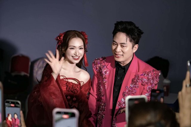 Tùng Dương mời 100 vũ công cùng Hòa Minzy hát “Bắc Bling’’ trong live concert lớn nhất sự nghiệp