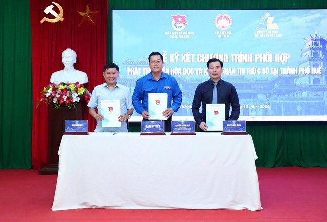 Phát triển văn hóa đọc và không gian tri thức số tại Huế