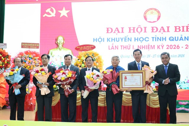 Hội Khuyến học tỉnh Quảng Ngãi đón nhận Huân chương Lao động hạng Ba