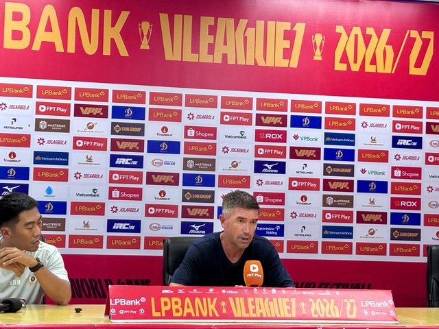 HLV Harry Kewell tiết lộ bí quyết giúp CLB Hà Nội đánh bại CAHN