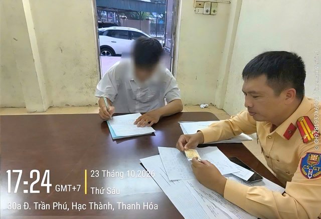 Bốc đầu xe máy, nam sinh 16 tuổi bị đề nghị phạt 9,25 triệu đồng, tịch thu xe